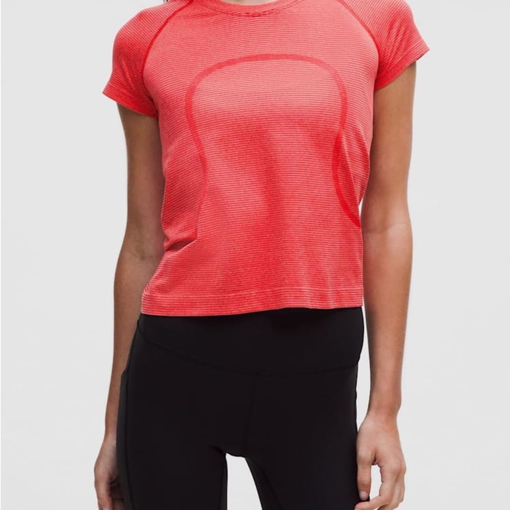 Lululemon Athletica Red Short Sleeve Tee